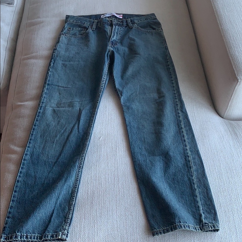 Levi’s - Picture 3 of 5